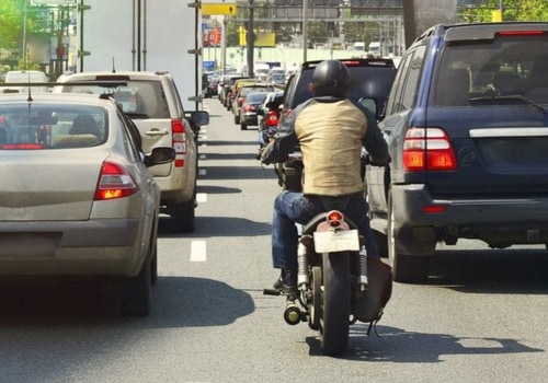 What to Do When a Vehicle Blocks Your Lane While Riding a Motorcycle